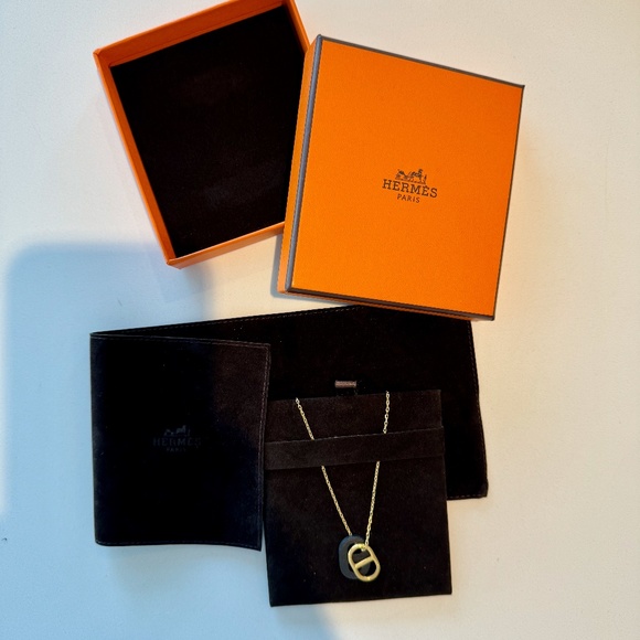 Hermès O'Maillon Pendant Necklace Black (Noir) & Gold with Box - Picture 1 of 8